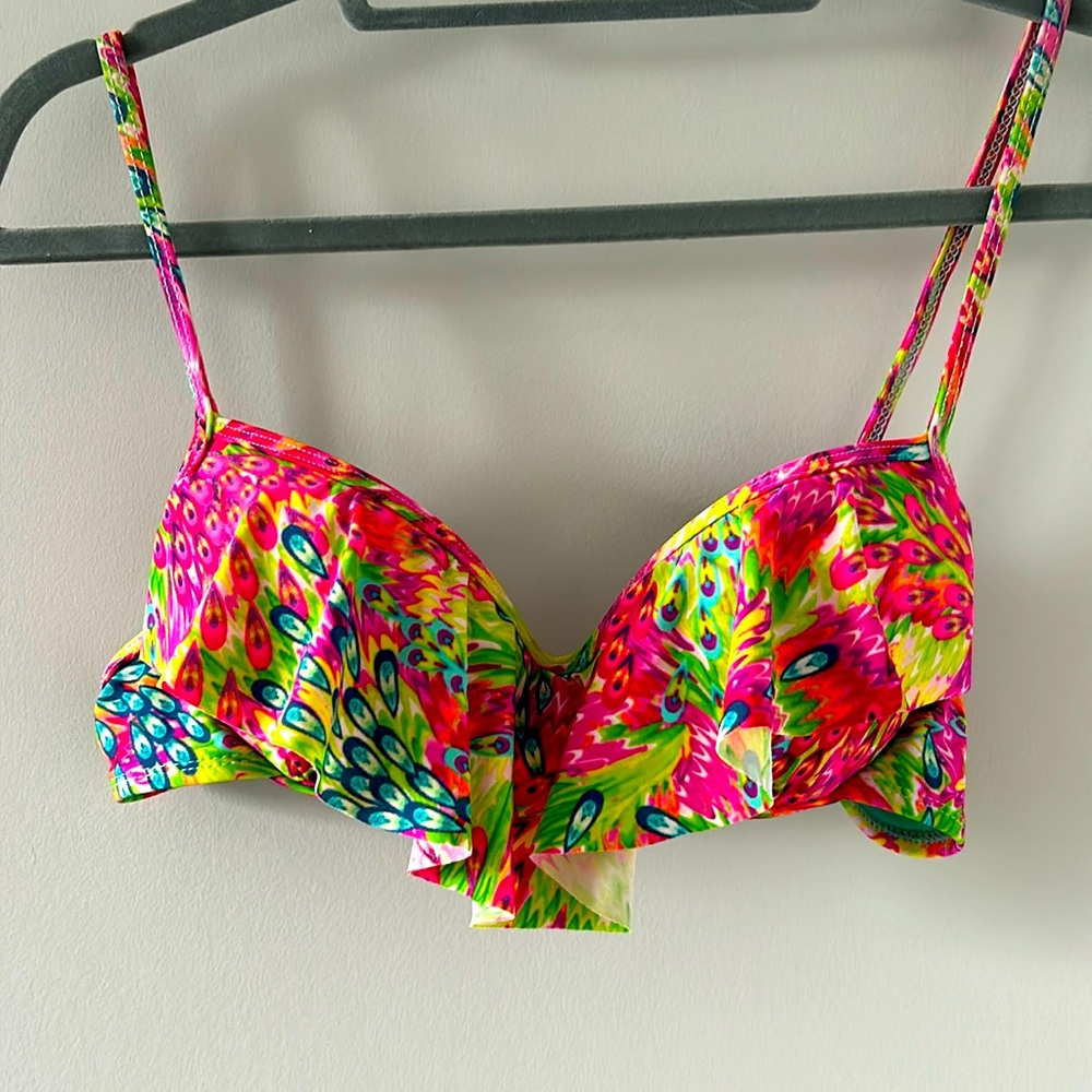 Hot pink bikini top by Hobie size small women’s